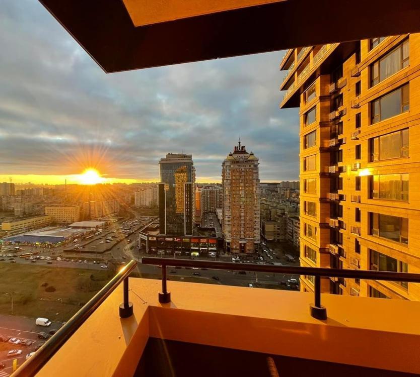 1 Room 60M2 Center Of Obolon Near River Side. 11 Floor Kiev Exterior foto
